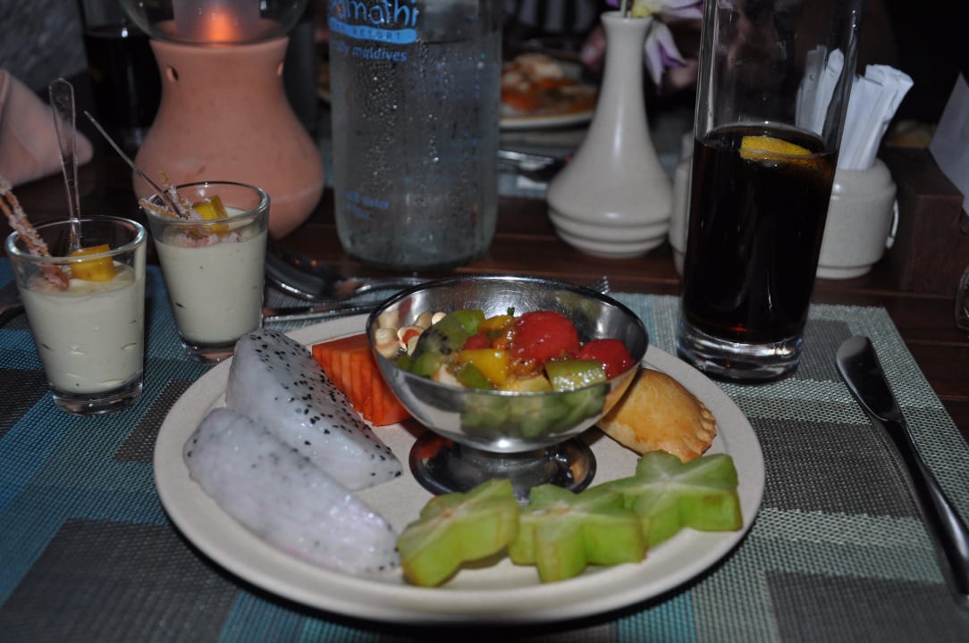 Frisches exotisches Obst gab es jeden Tag Kuramathi Maldives