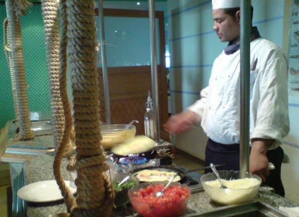 Omelette frisch zubereitet nach Wunsch Hotel El Mouradi Djerba Menzel