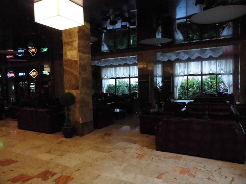 Lobby beim Eingang Hotel Grand Efe