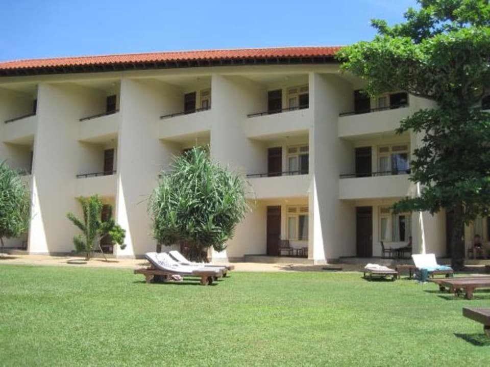 Seitliche Hotelsicht Mermaid Hotel & Club