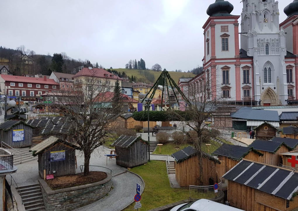 Blich direkt zum Hauptplatz - Adventmarkt Gasthof zum Jägerwirt