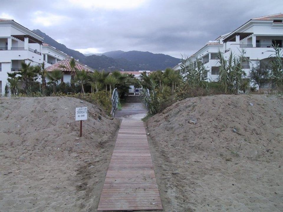 Blick vom Strand auf die Anlage Résidence Sognu Di Rena