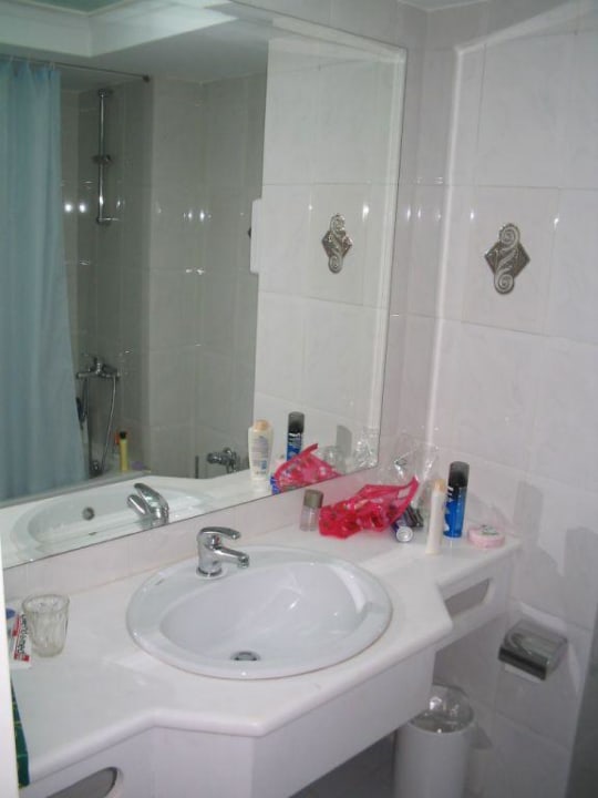 Badezimmer Pallini Beach Hotel