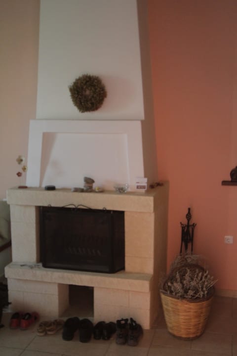 Der Kamin  Hotel Katalagari Country Suites