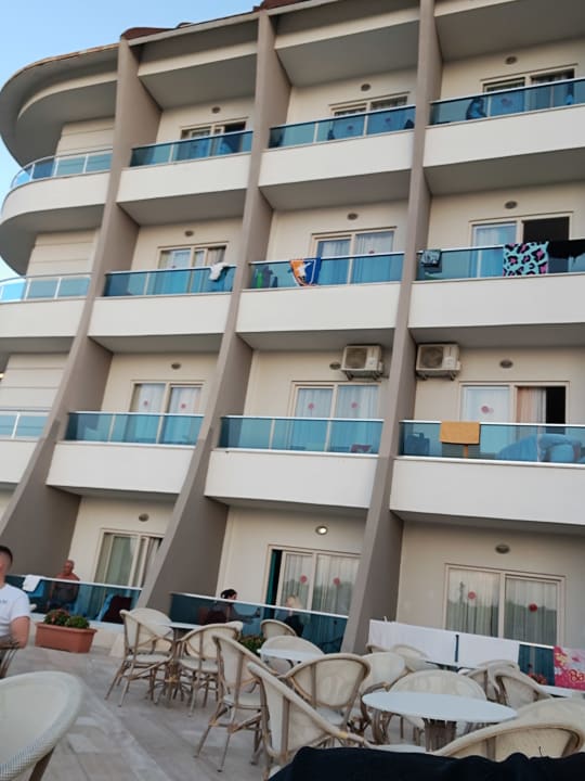 Außenansicht Ramada Resort by Wyndham Side