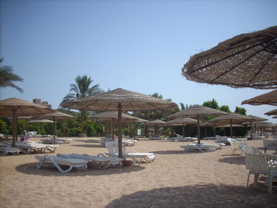 Hotelstrand um 9.00 Uhr Fort Arabesque Resort, Spa & Villas