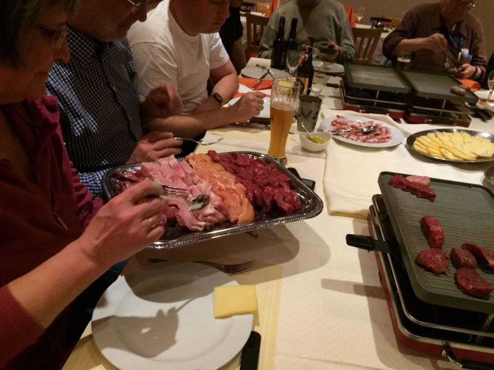 Raclette - Essen Hotel Ladina