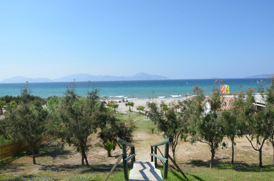 Blick zum Strand Atlantica Marmari Palace