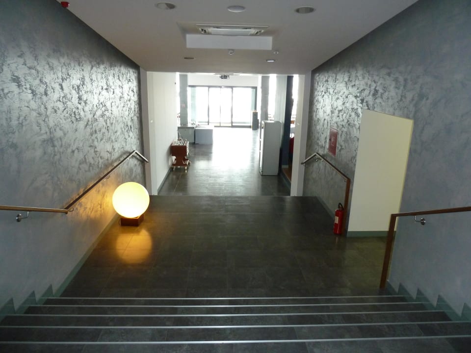 Der Weg zum Restaurant Hotel IN Biograd