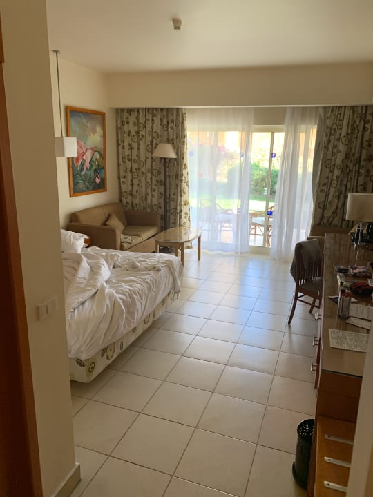 Zimmer Parrotel Beach Resort