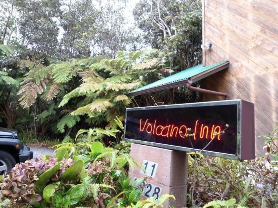 Sign  Volcano Forest Inn