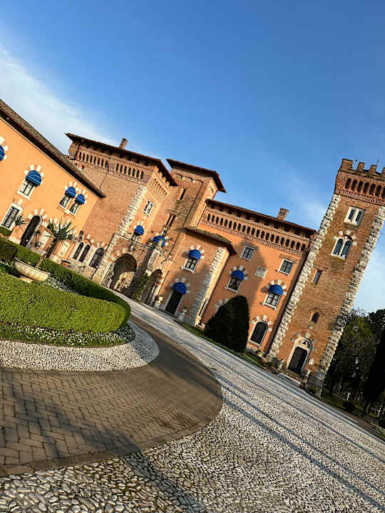 Außenansicht Castello Di Spessa Resort