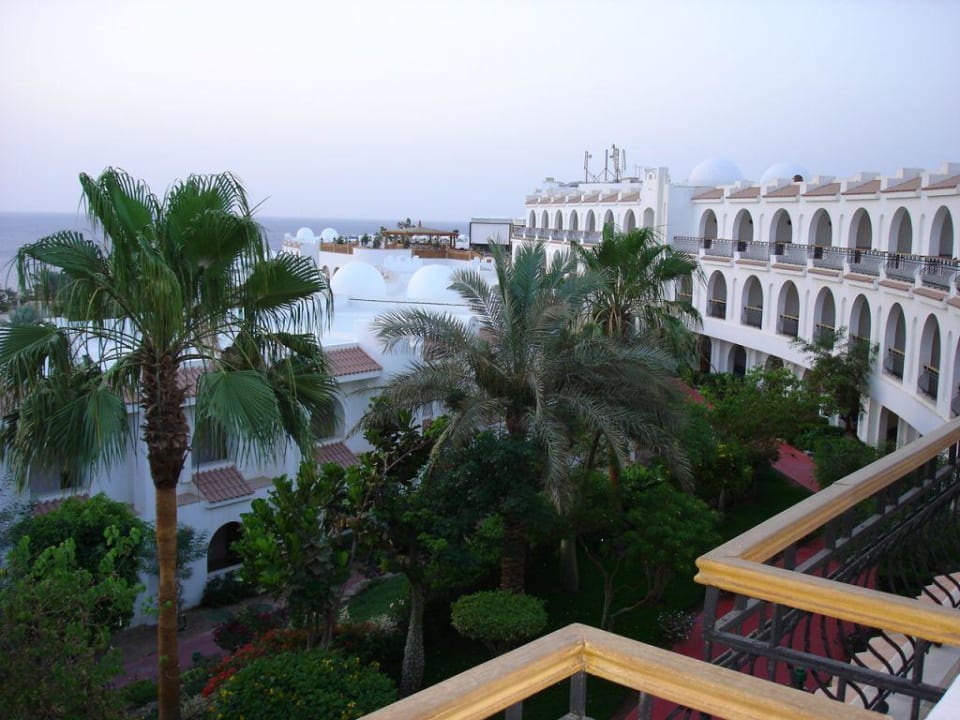 Blick zur Terrasse/ Lobby Savoy Sharm El Sheikh