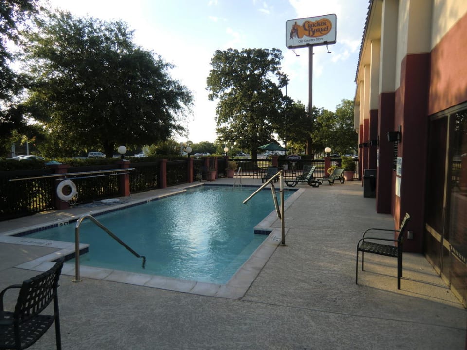 Pool Baymont Inn & Suites Lewisville
