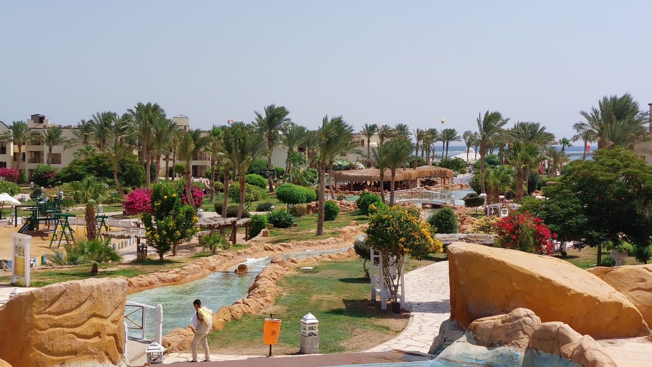 Gartenanlage Regency Plaza Aqua Park & Spa