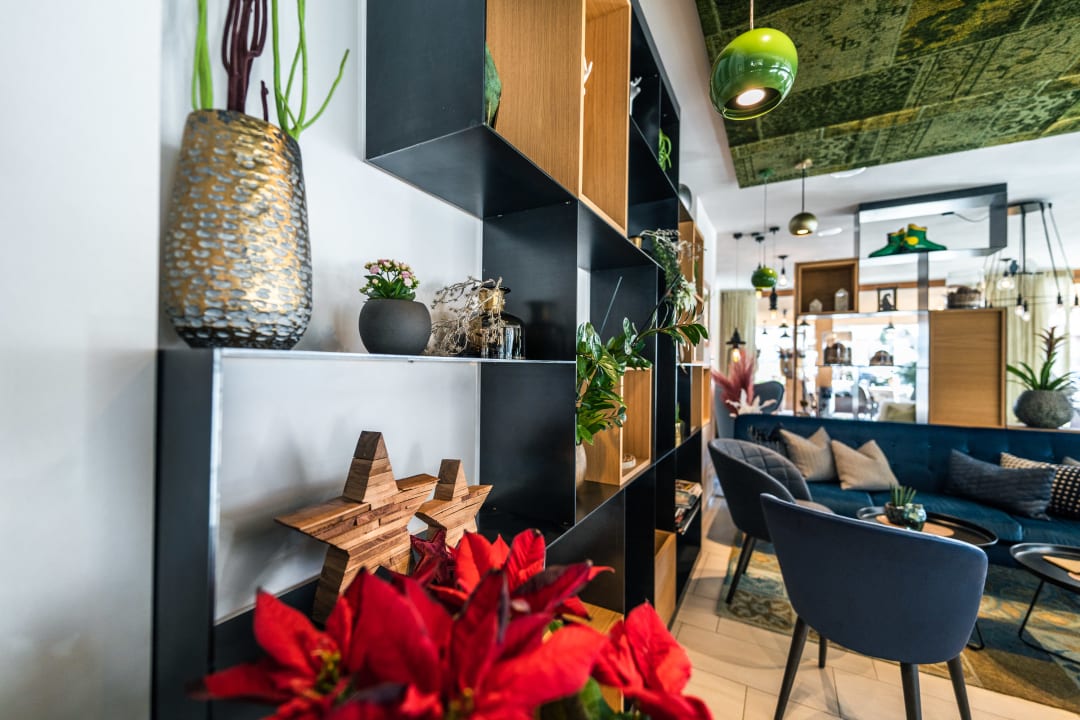 Lobby Hotel Tofana Explorer's Home