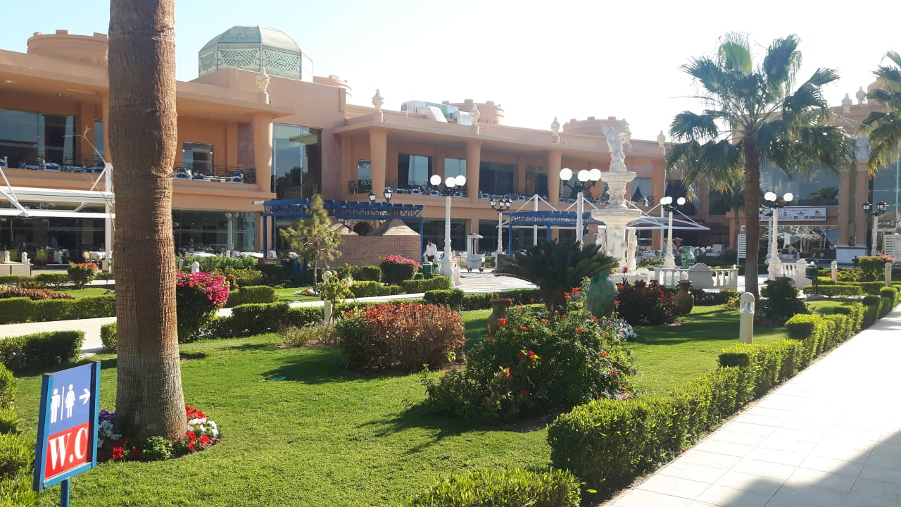 Gartenanlage Hotel Titanic Palace