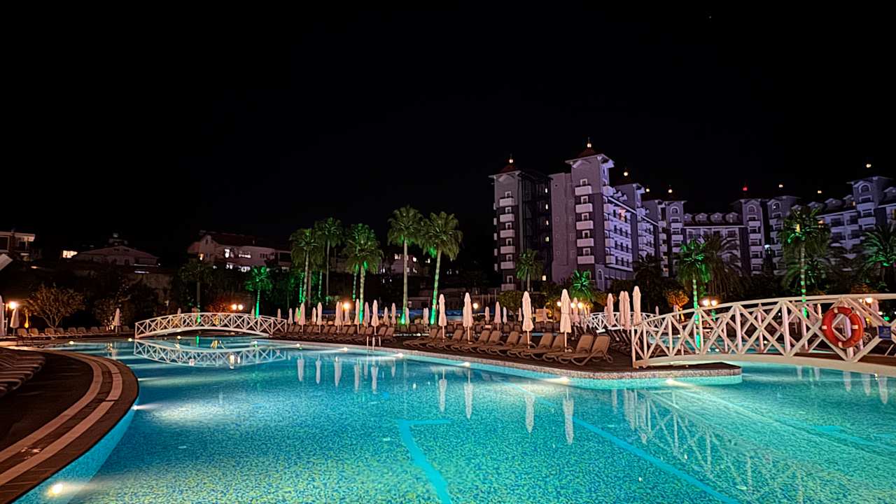 Pool Side Mare Resort & Spa