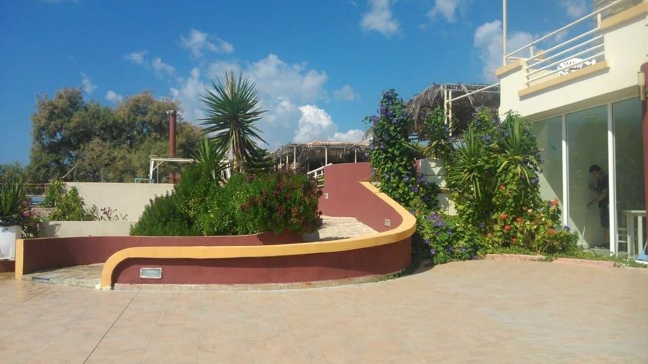 Przejście do baru Hotel Apartments Ionio Star