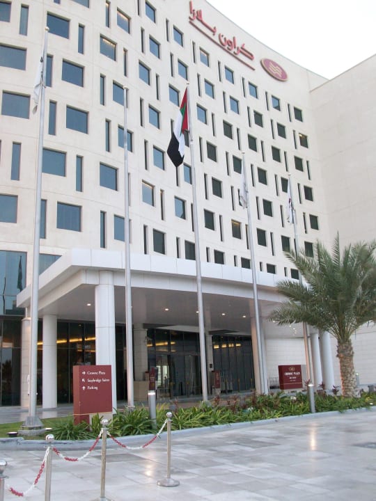 Hoteleingangsbereich Crowne Plaza Hotel Yas Island