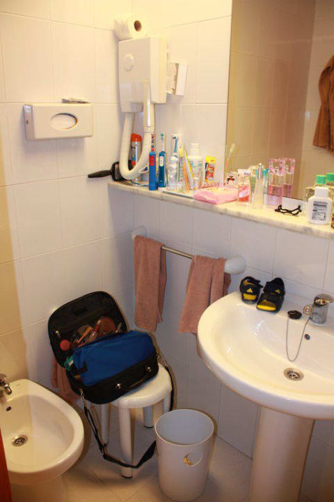 Waschbecken und Fön Hotel Riu Oliva Beach Resort