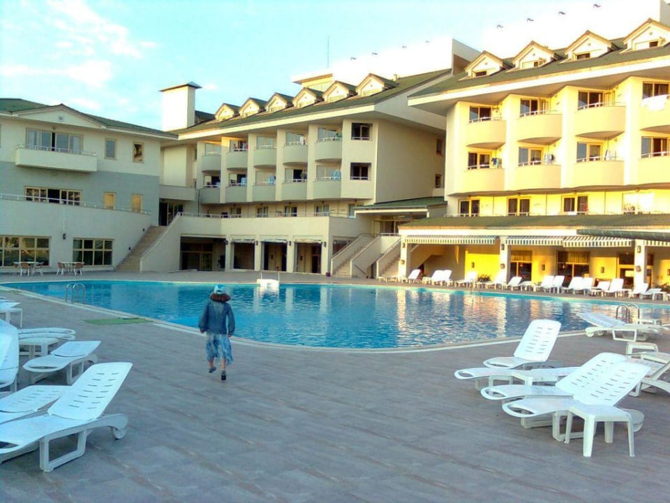 Hotel und Pool Side Breeze Hotel