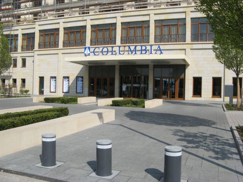 Der Eingangsbereich ATLANTIC Hotel Wilhelmshaven