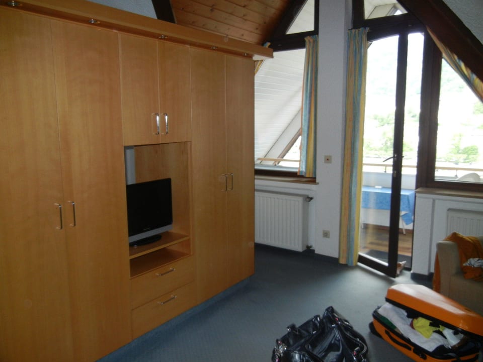 Der Wohnbereich mit Flat-TV Hotel Traumblick