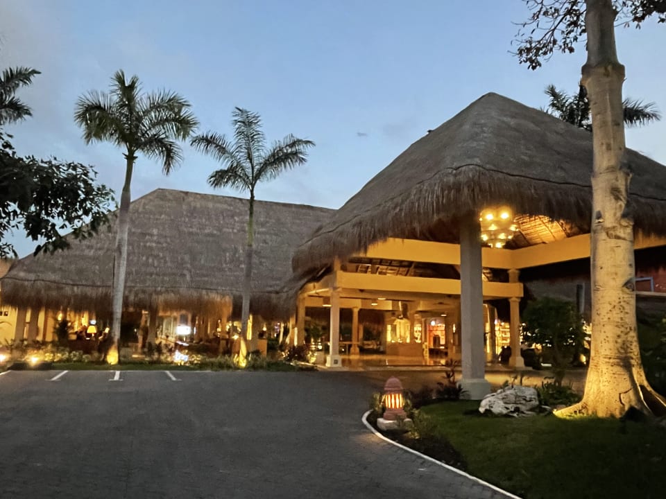 Außenansicht Iberostar Waves Tucan