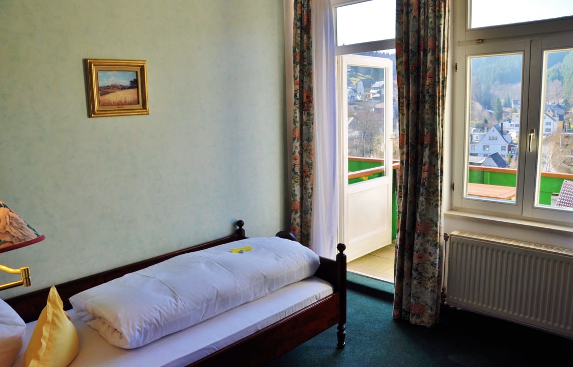 Einzelzimmer mit Blick über das Tal Flair Hotel Waldfrieden