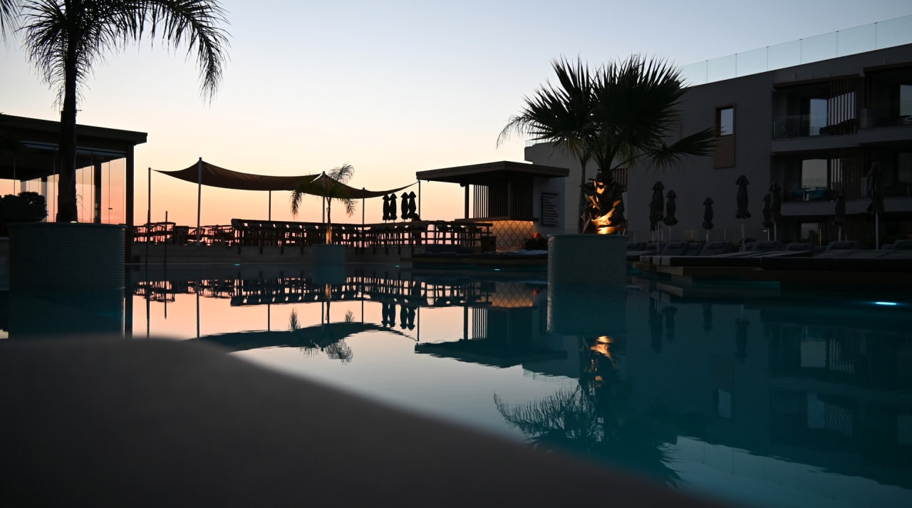 Außenansicht AKASHA Beach Hotel & Spa