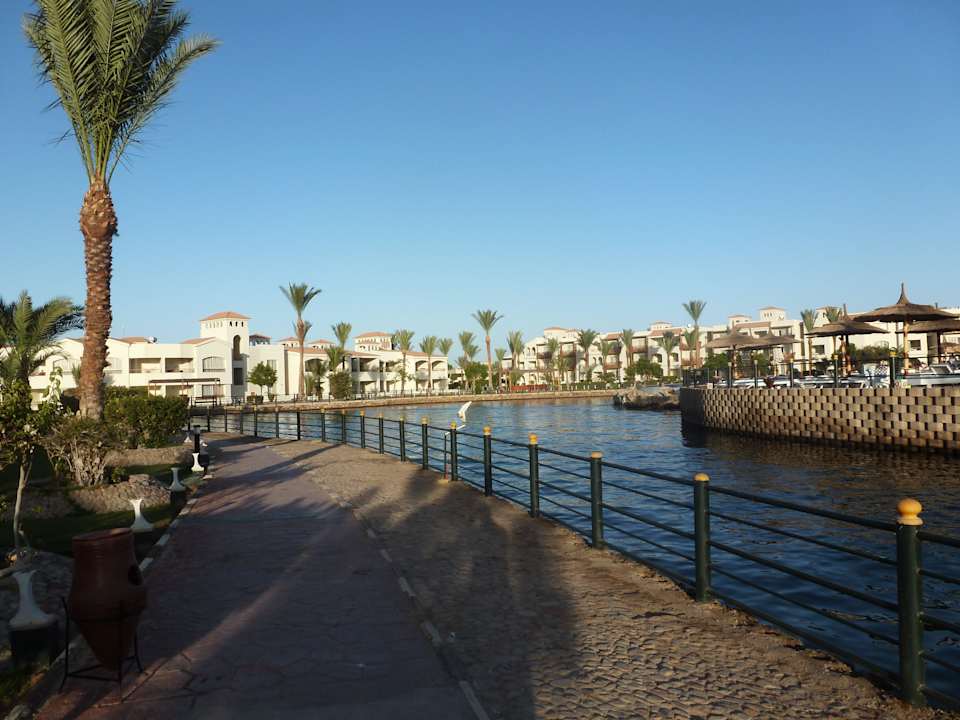 Lagune in der Mitte des Hotels Pickalbatros Dana Beach Resort - Hurghada
