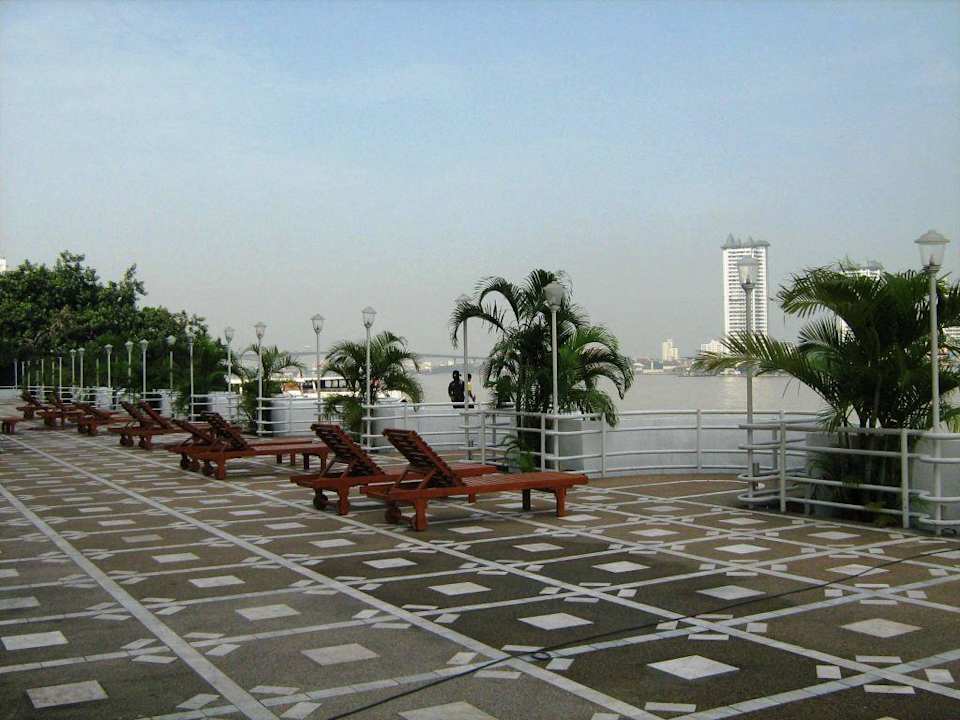 Ausblick Ramada Plaza by Wyndham Bangkok Menam Riverside