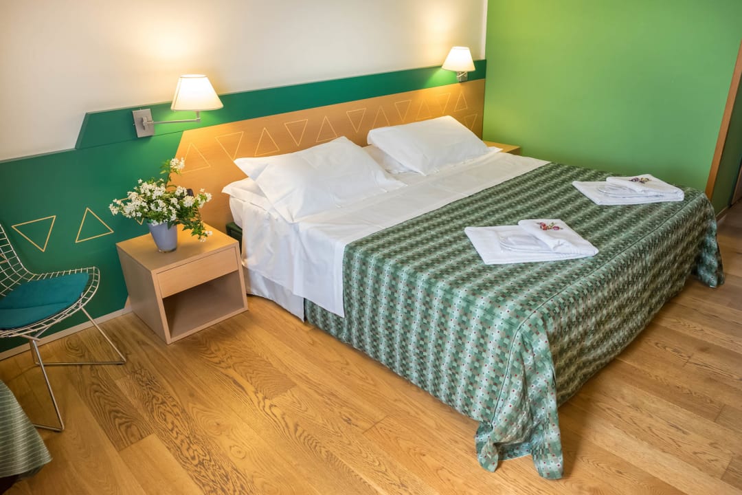 Zimmer West Point Airport Hotel