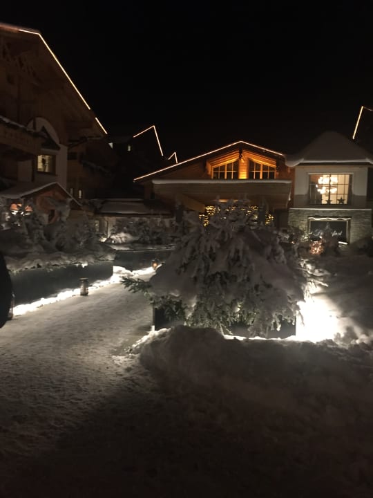 Außenansicht Naturhotel Forsthofgut