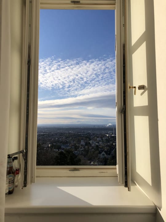 Ausblick Austria Trend Hotel Schloss Wilhelminenberg