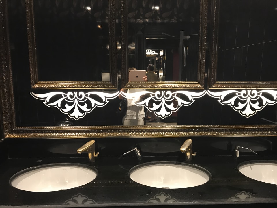 Sonstiges Azura Deluxe Resort & Spa Hotel