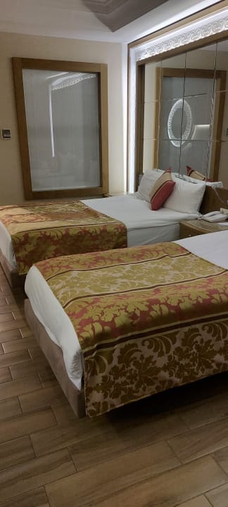 Zimmer Granada Luxury Okurcalar