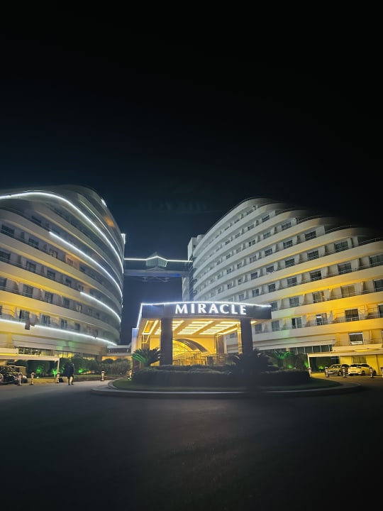 Außenansicht Hotel Miracle Resort