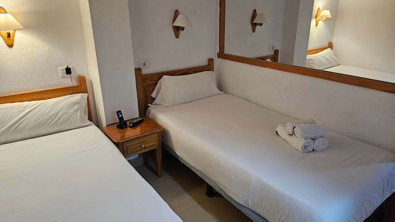 Zimmer Skyview Hotel