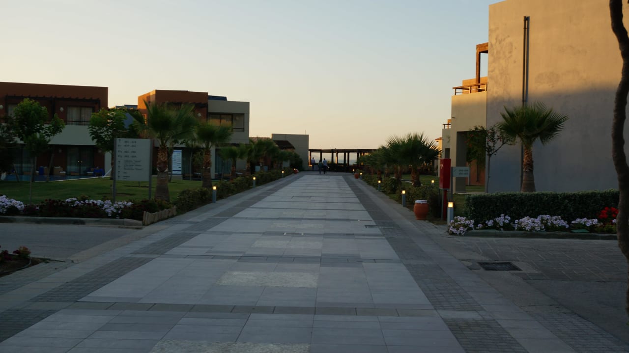 Weg durch die Anlage Astir Odysseus Kos Resort & Spa