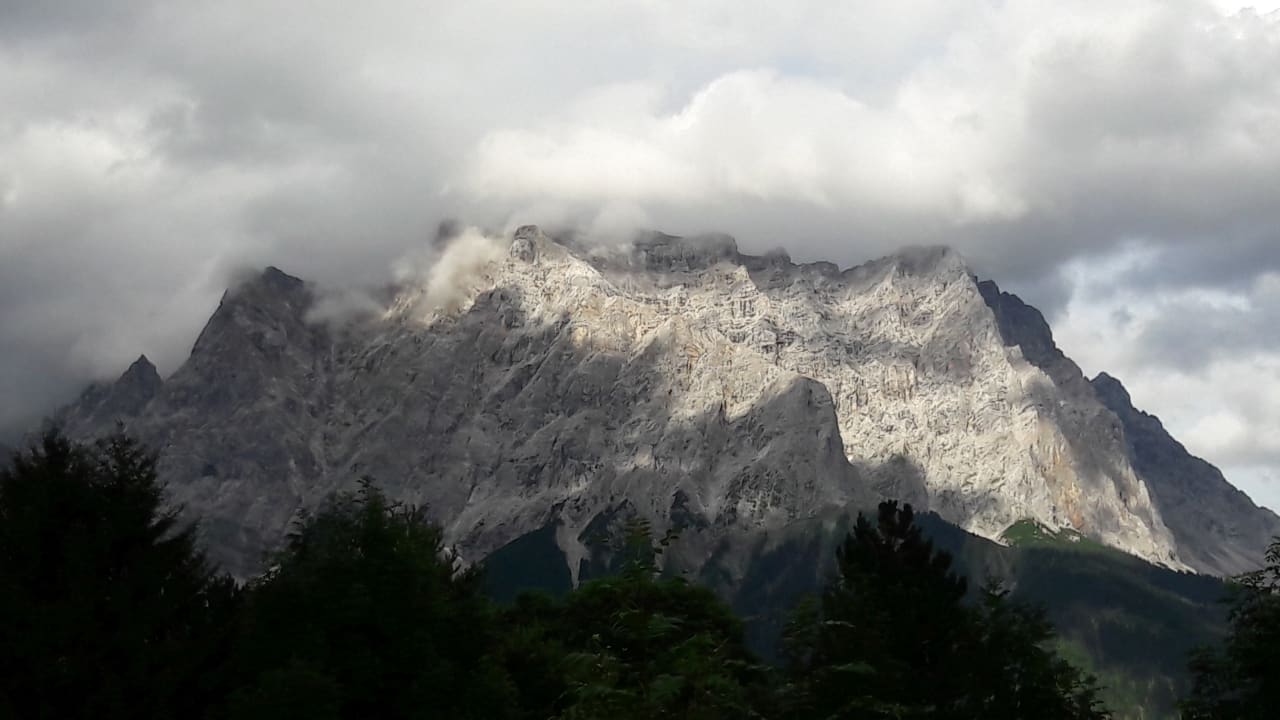 Außenansicht Alpenstern Pension & Suites