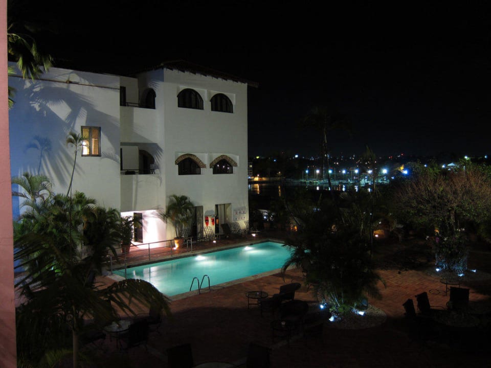 Pool und Terrasse Hodelpa Nicolás de Ovando