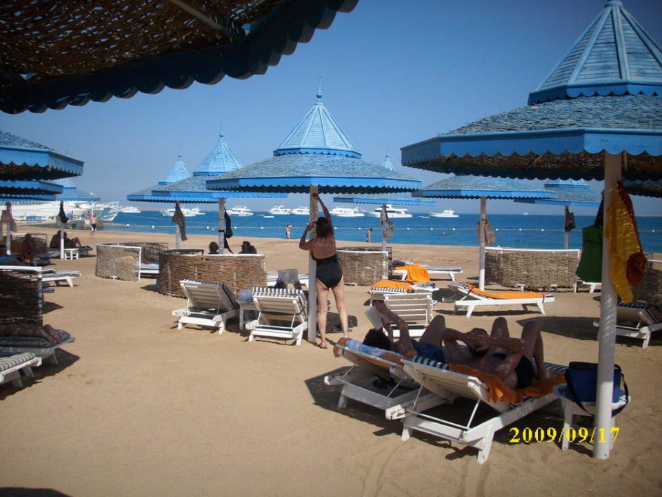 Strand mit Schirmen The Grand Hotel Hurghada