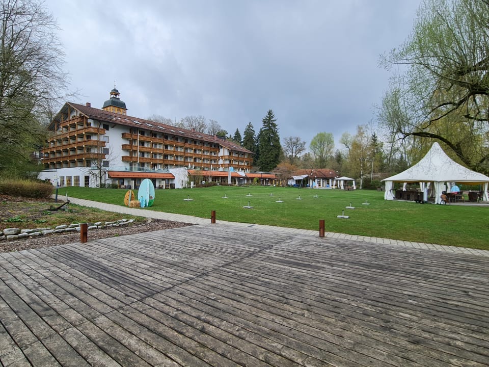 Außenansicht Yachthotel Chiemsee
