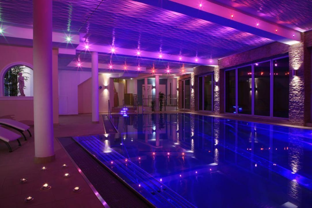 Pool-Anlage Hotel Schönruh