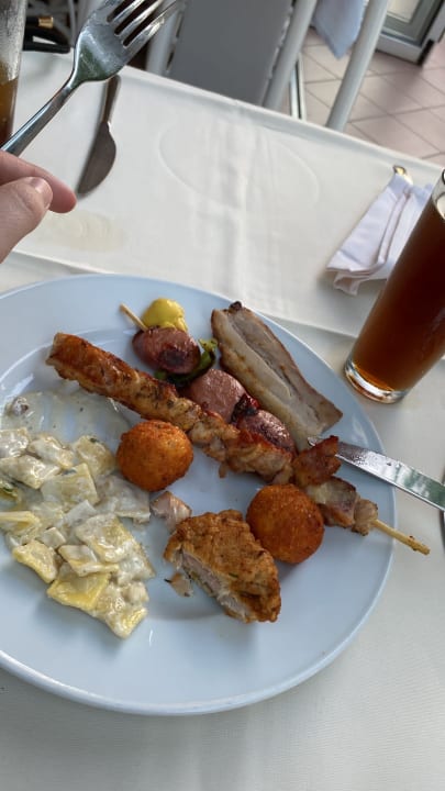 Gastro Anissa Beach & Village