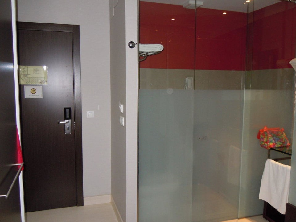 Bad Hotel & Spa Villa Olimpic@ Suites