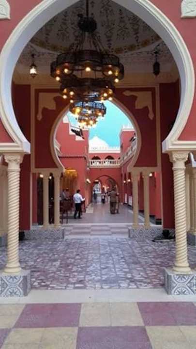Jedna z uliczek w hotelu Pickalbatros Alf Leila Wa Leila Resort - Neverland Hurghada
