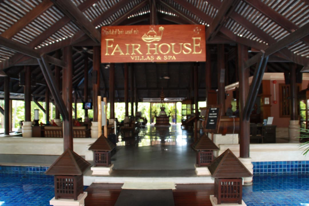 Hoteleingang Fair House Villas & Spa